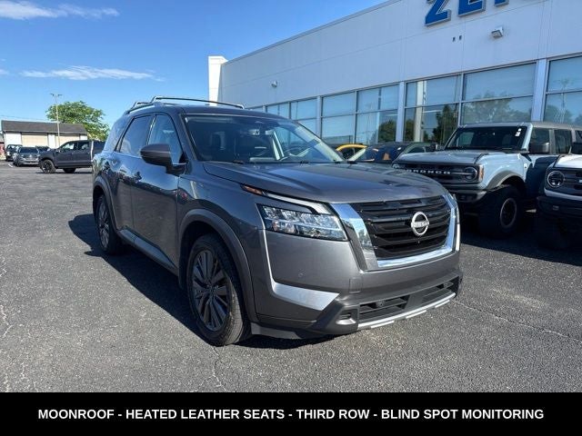 2023 Nissan Pathfinder SL 4WD
