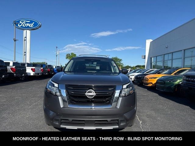2023 Nissan Pathfinder SL 4WD