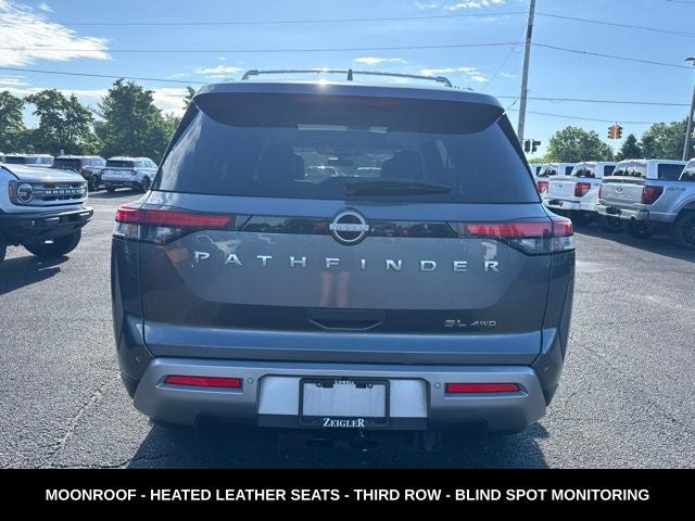 2023 Nissan Pathfinder SL 4WD