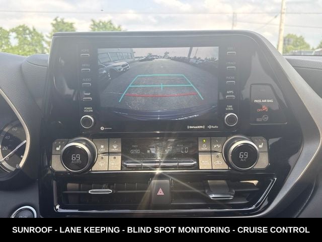 2021 Toyota Highlander XLE 4WD