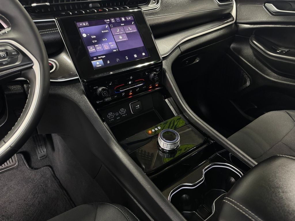 2023 Jeep Grand Cherokee Laredo Luxury Tech Group I