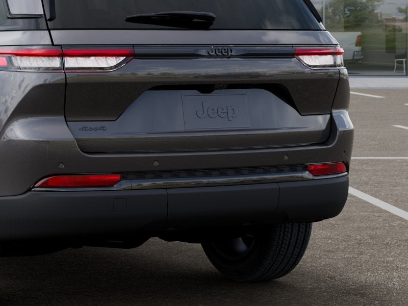 2025 Jeep Grand Cherokee Laredo 4x4
