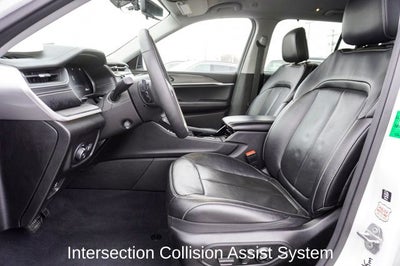 2023 Jeep Grand Cherokee Limited Blackout Package with Navigation