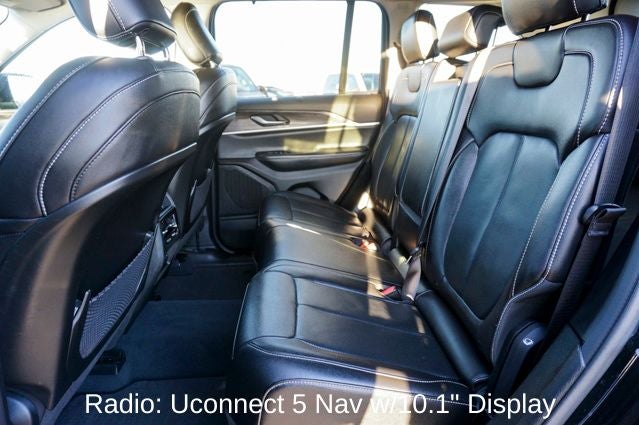 2023 Jeep Grand Cherokee Limited Blackout Package with Navigation