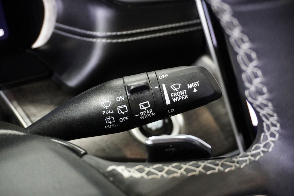 2023 Jeep Grand Cherokee Limited Blackout Package with Navigation