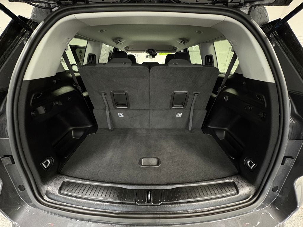 2023 Jeep Grand Cherokee L Laredo Radio: Uconnect 5 w/8.4" Display