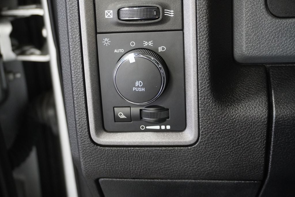 2017 RAM 1500 Express Leer Paint To Match Topper