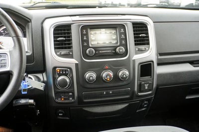 2022 RAM 1500 Classic SLT Apple CarPlay & ParkView Rear Back-Up Camera