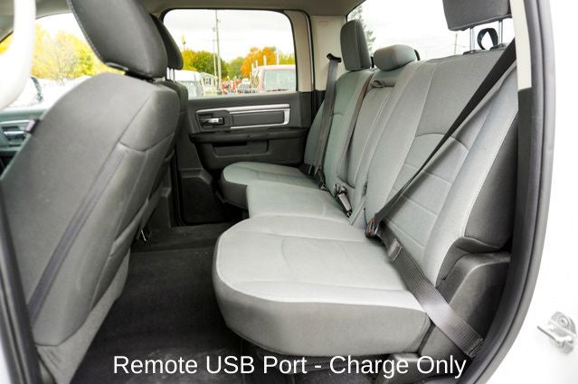 2022 RAM 1500 Classic SLT Apple CarPlay & ParkView Rear Back-Up Camera