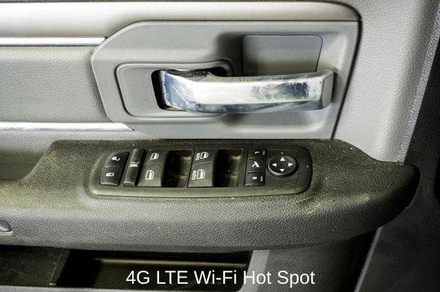 2022 RAM 1500 Classic SLT ParkView Rear Back-Up Camera & Integrated Voice Co