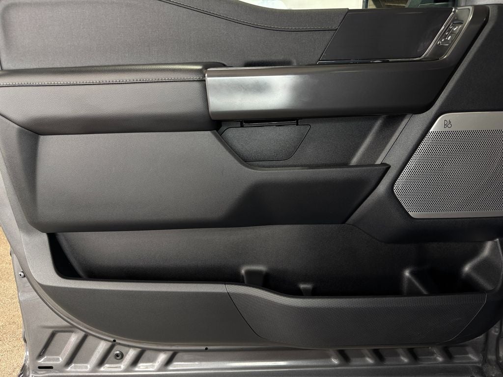 2025 Ford F-150 Lariat Navigation system