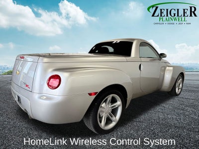 2004 Chevrolet SSR Base