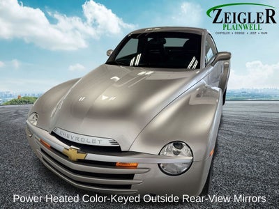 2004 Chevrolet SSR Base