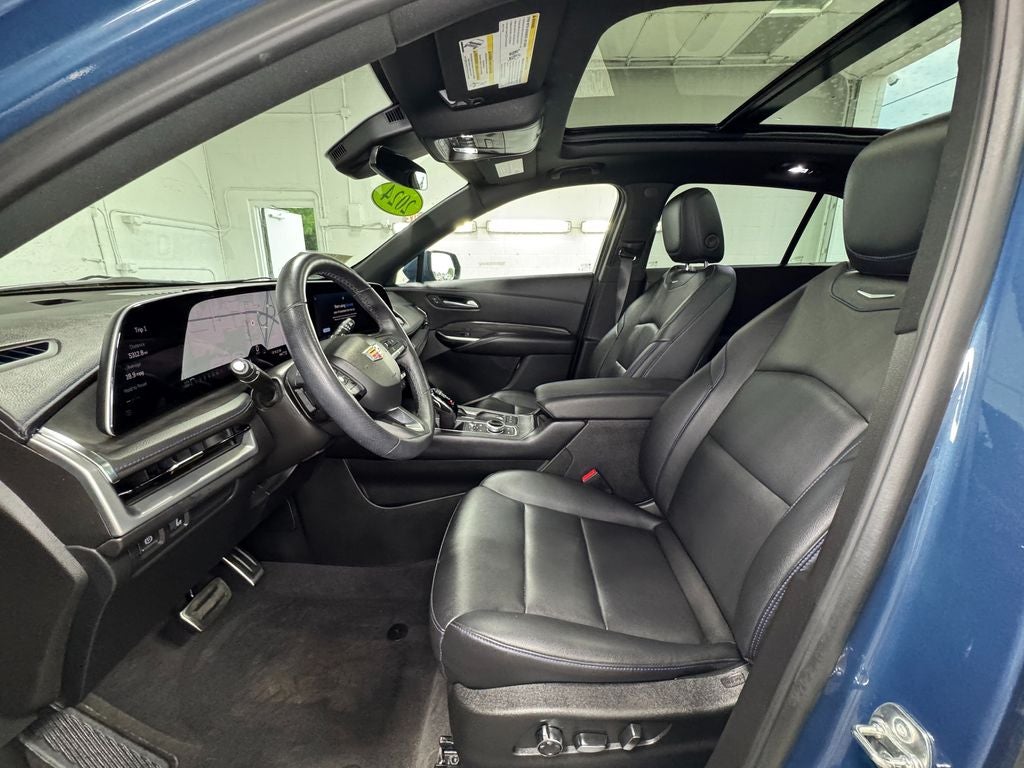 2024 Cadillac XT4 Sport Navigation system