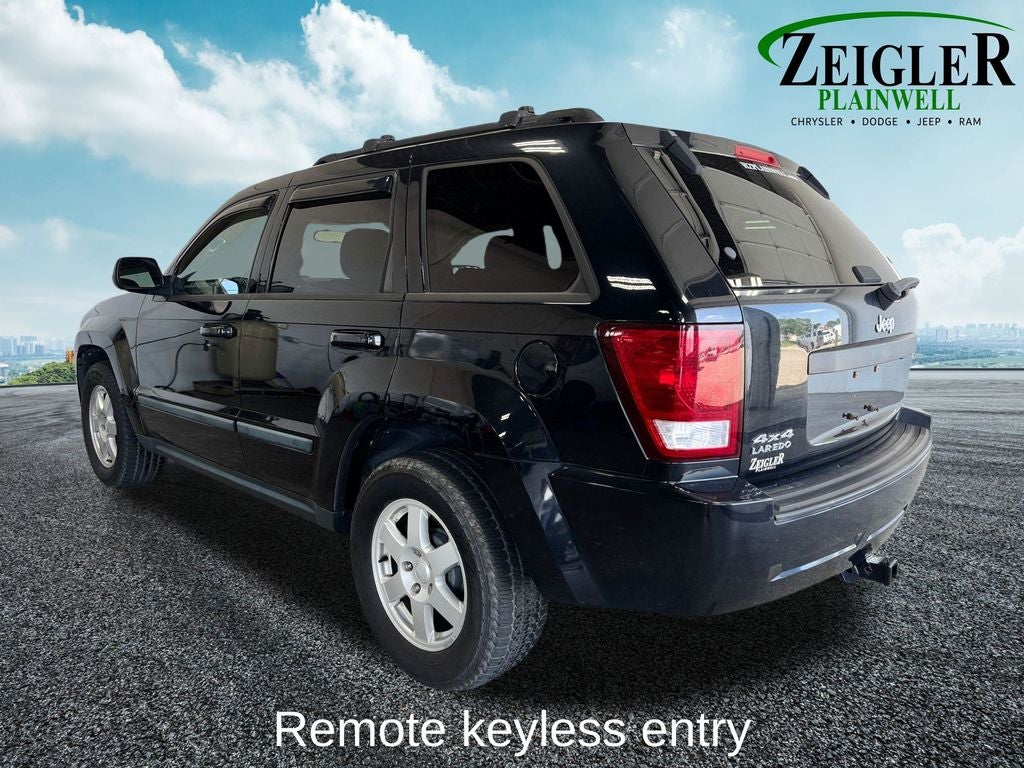 2009 Jeep Grand Cherokee Laredo Alloy wheels