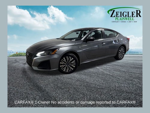 2024 Nissan Altima 2.5 SV NissanConnect featuring Apple CarPlay