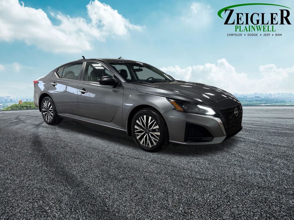 2024 Nissan Altima 2.5 SV NissanConnect featuring Apple CarPlay