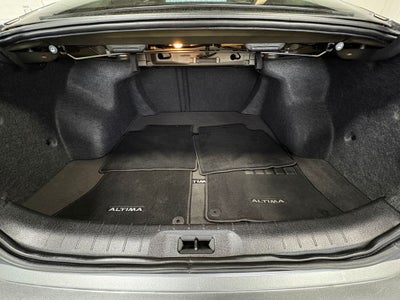 2024 Nissan Altima 2.5 SV NissanConnect featuring Apple CarPlay