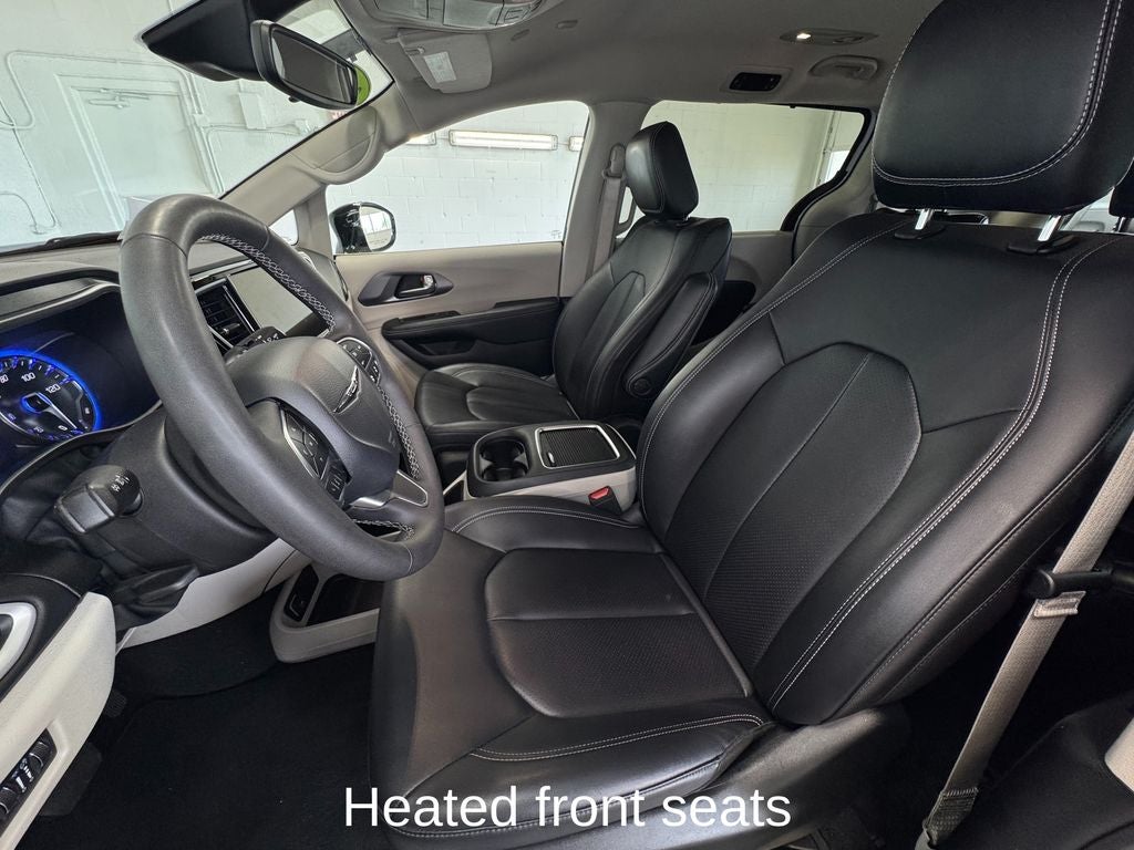 2024 Chrysler Pacifica Touring L Radio: Uconnect 5 w/10.1" Display