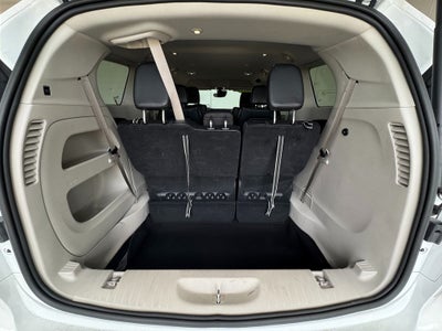 2024 Chrysler Pacifica Touring L Radio: Uconnect 5 w/10.1" Display