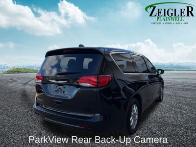 2022 Chrysler Voyager LX