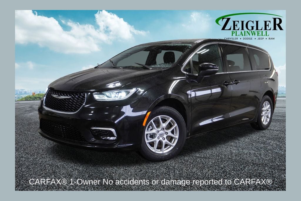 2023 Chrysler Pacifica Touring Apple CarPlay/Android Auto