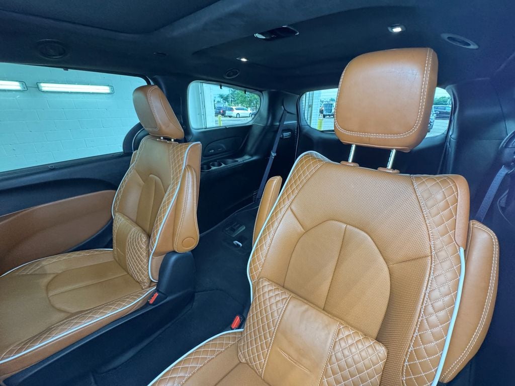 2025 Chrysler Pacifica Pinnacle Power moonroof