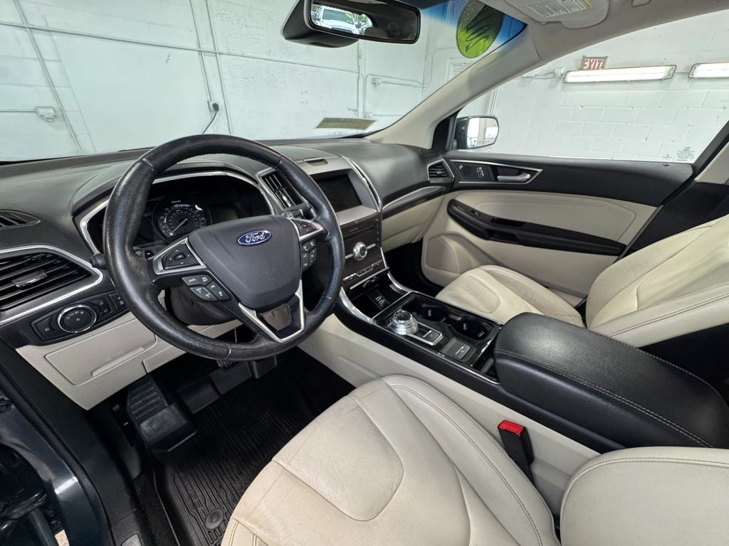 2019 Ford Edge Titanium Panoramic Vista Roof