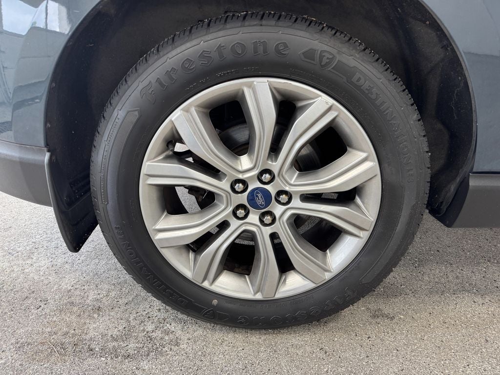 2019 Ford Edge Titanium Panoramic Vista Roof