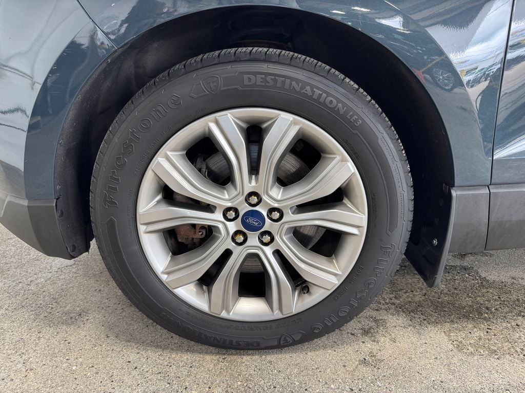 2019 Ford Edge Titanium Panoramic Vista Roof