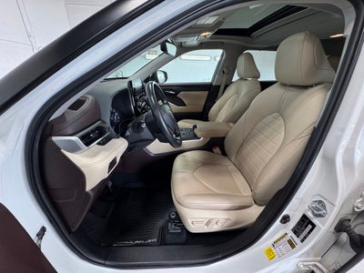 2025 Toyota RAV4 XLE Premium Power moonroof
