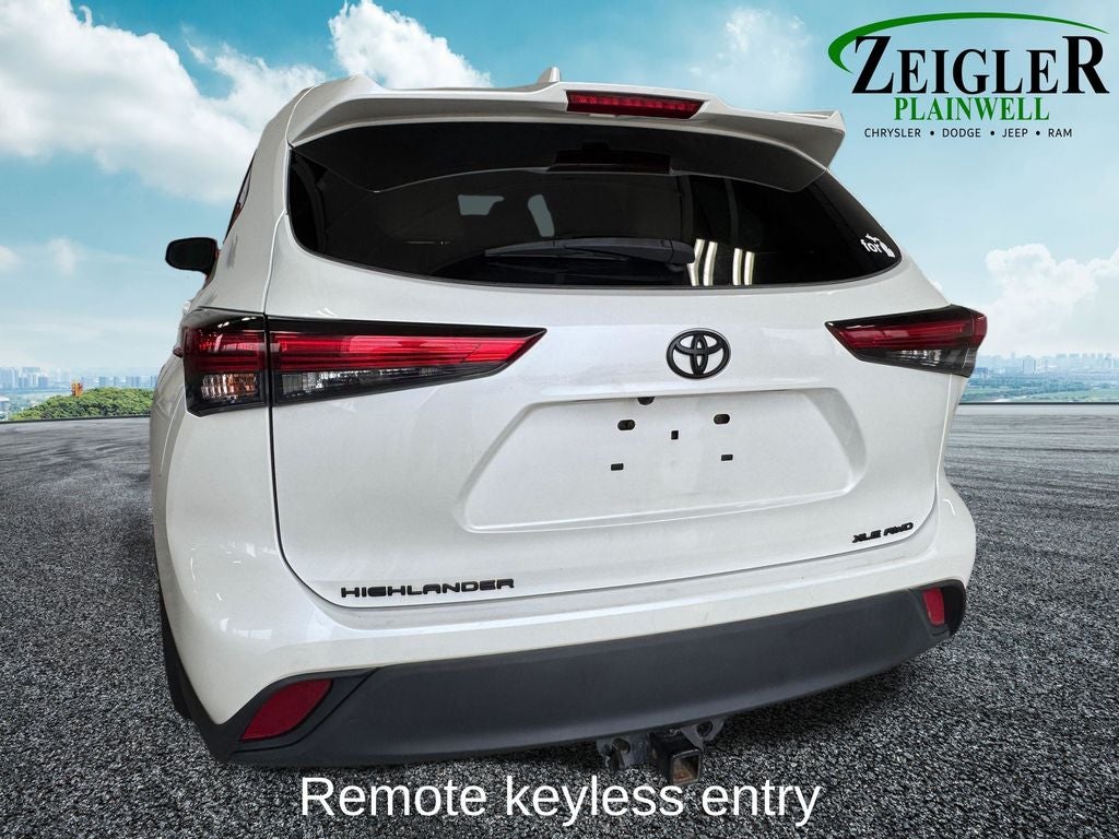 2025 Toyota RAV4 XLE Premium Power moonroof