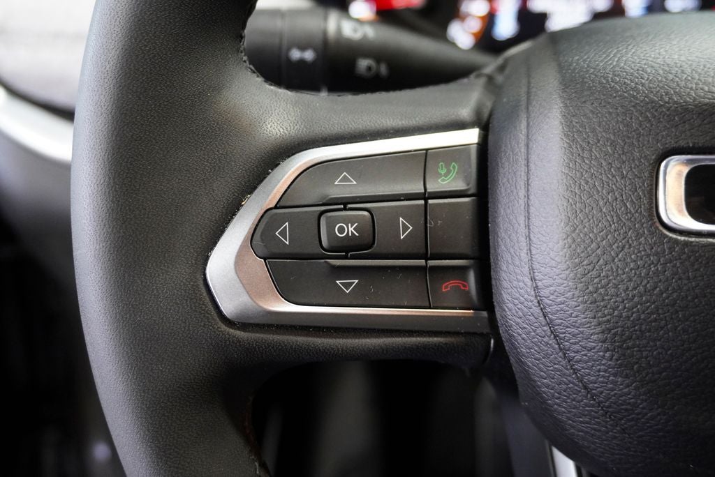 2023 Jeep Compass Latitude Lux Apple CarPlay/Android Auto