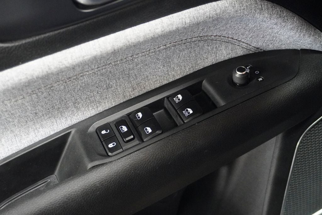 2023 Jeep Compass Latitude Lux Apple CarPlay/Android Auto