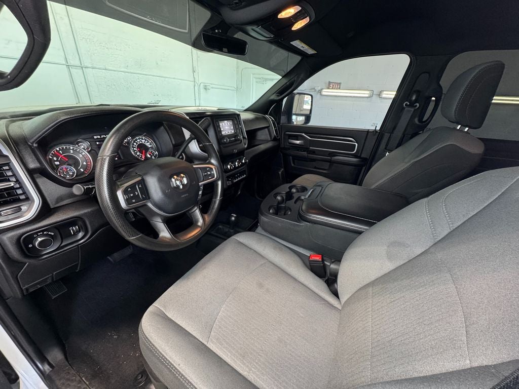 2024 RAM 3500 SLT FLAT BED