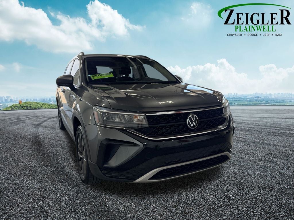 2022 Volkswagen Taos 1.5T S Alloy wheels