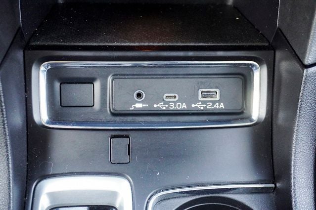 2024 Subaru Ascent Limited Apple Carplay & Hands Free Bluetooth