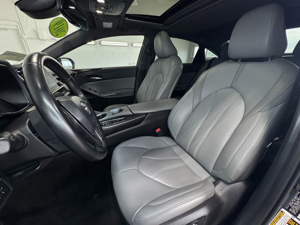 2019 Toyota Avalon XLE Moonroof Package