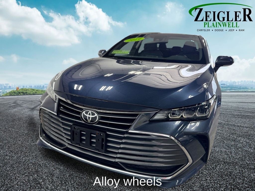 2019 Toyota Avalon XLE Moonroof Package