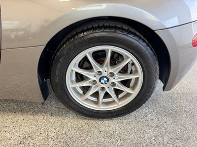 2005 BMW Z4 2.5i