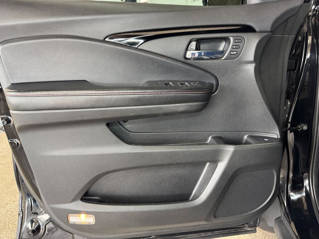 2019 Honda Ridgeline Black Edition Power moonroof