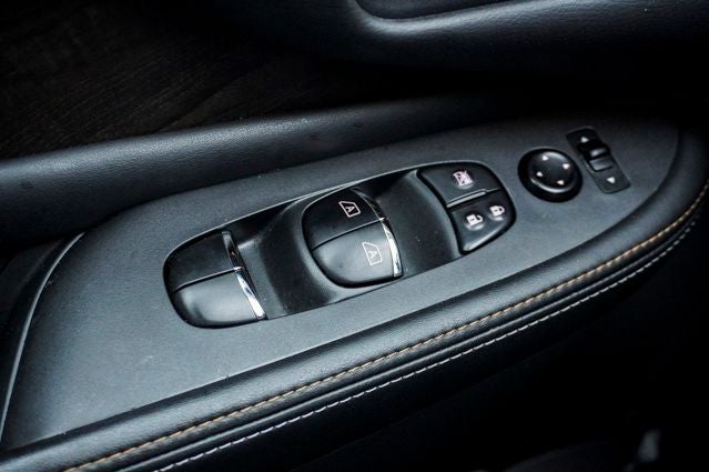 2021 Nissan Murano Platinum Power moonroof & Navigation System