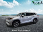 2022 Toyota Highlander Hybrid XLE Power moonroof