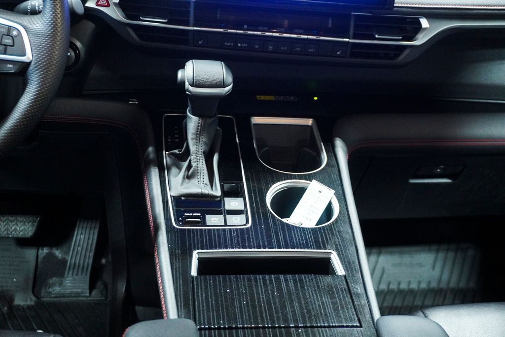 2025 Toyota Sienna XSE Power moonroof & Navigation System