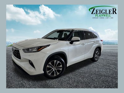 2020 Toyota Highlander XLE Power moonroof