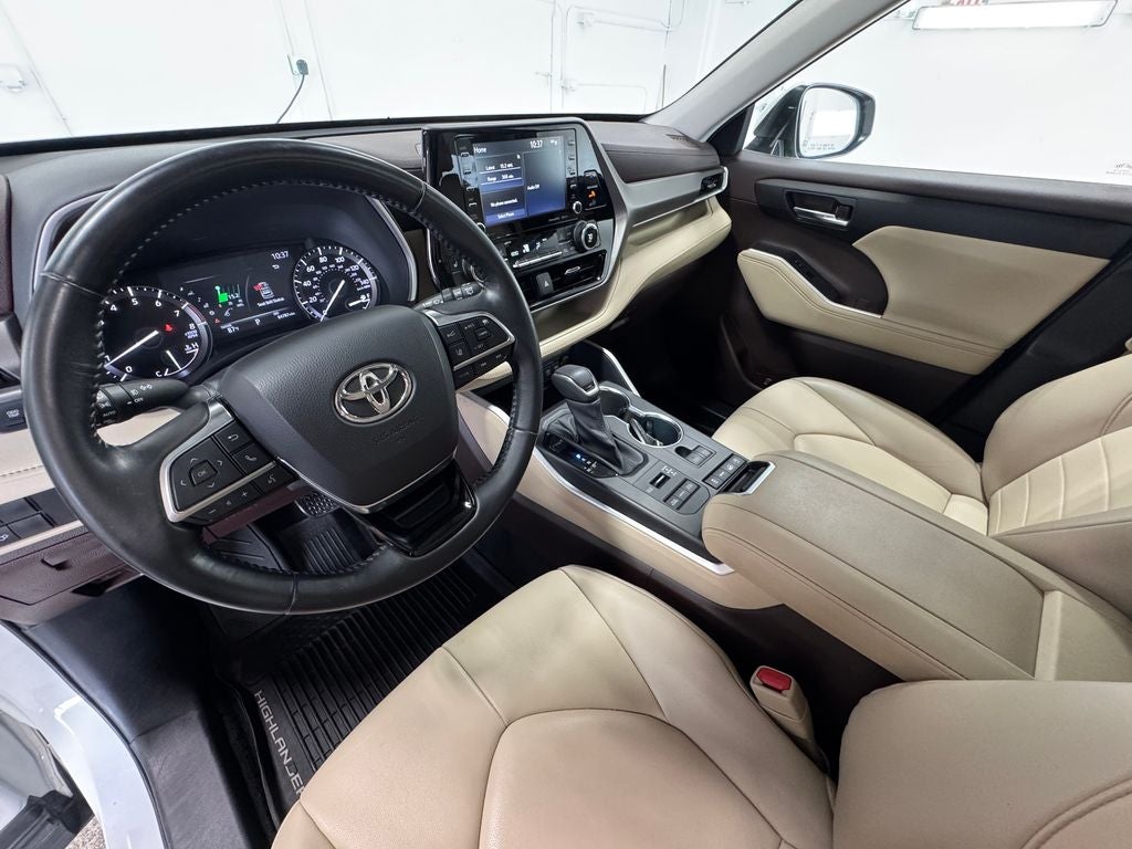 2020 Toyota Highlander XLE Power moonroof