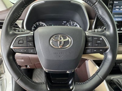 2020 Toyota Highlander XLE Power moonroof