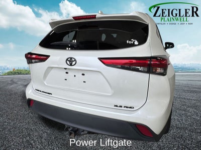 2020 Toyota Highlander XLE Power moonroof