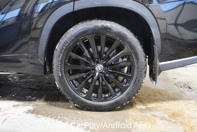 2023 Toyota Highlander XSE Power moonroof & Navigation