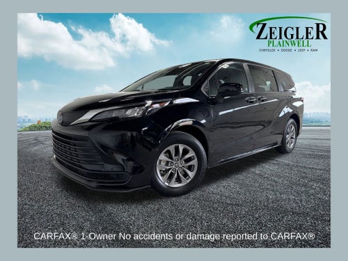 2025 Toyota Sienna LE 8 Passenger